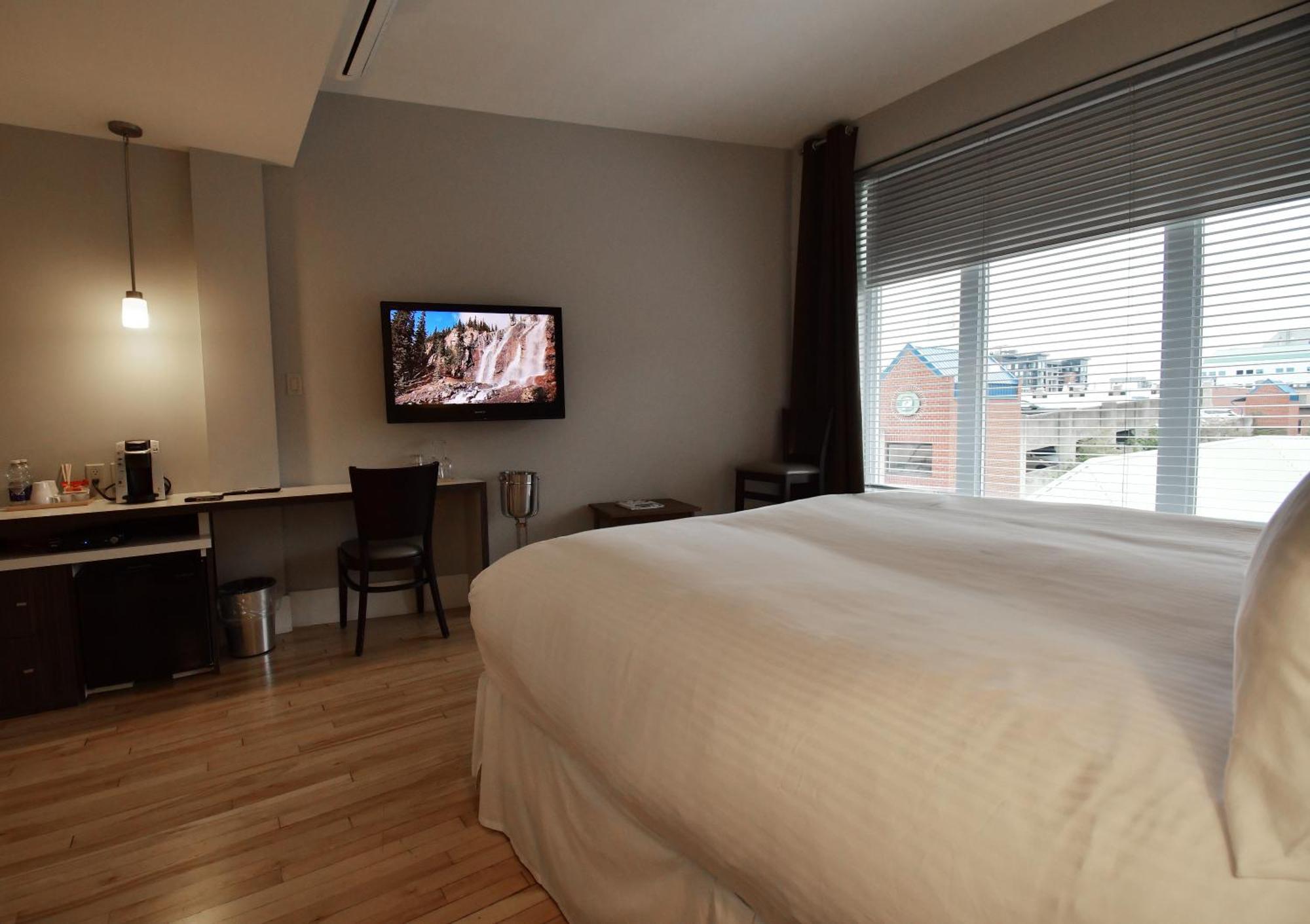 St James Gate By Bower Boutique Hotels Moncton Room photo